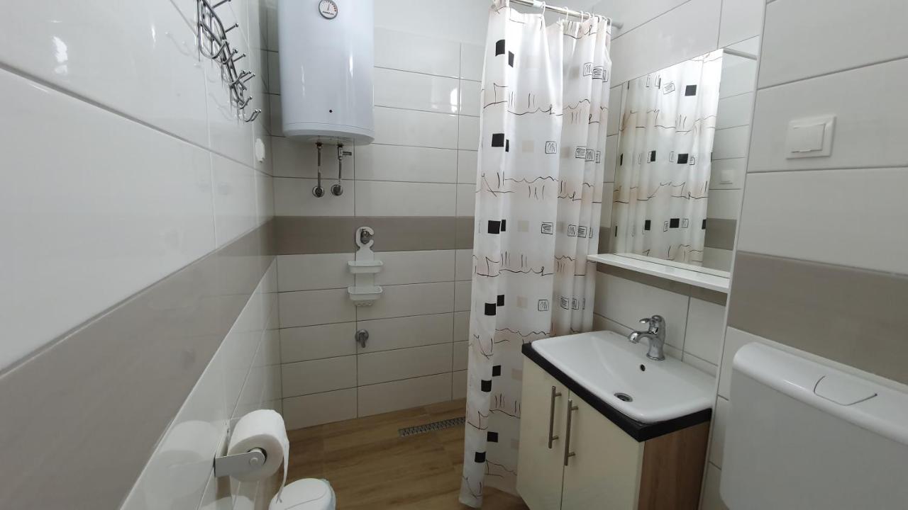 Apartment Tonci Novalja Eksteriør bilde
