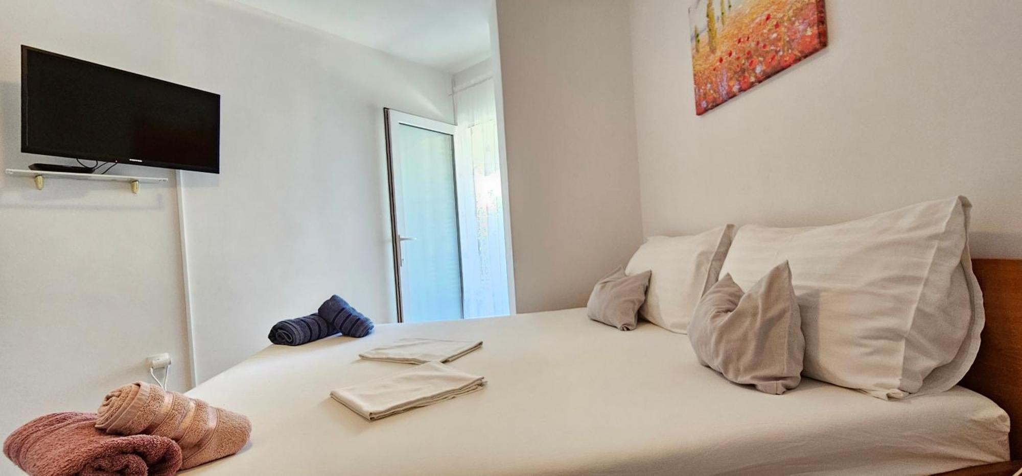 Apartment Tonci Novalja Eksteriør bilde